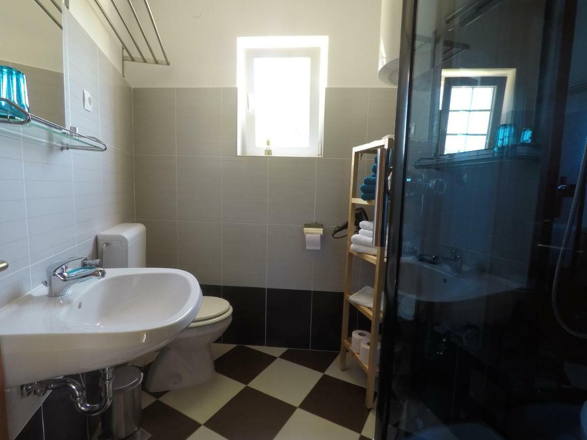 Apartments Pegla Nerezine Dış mekan fotoğraf